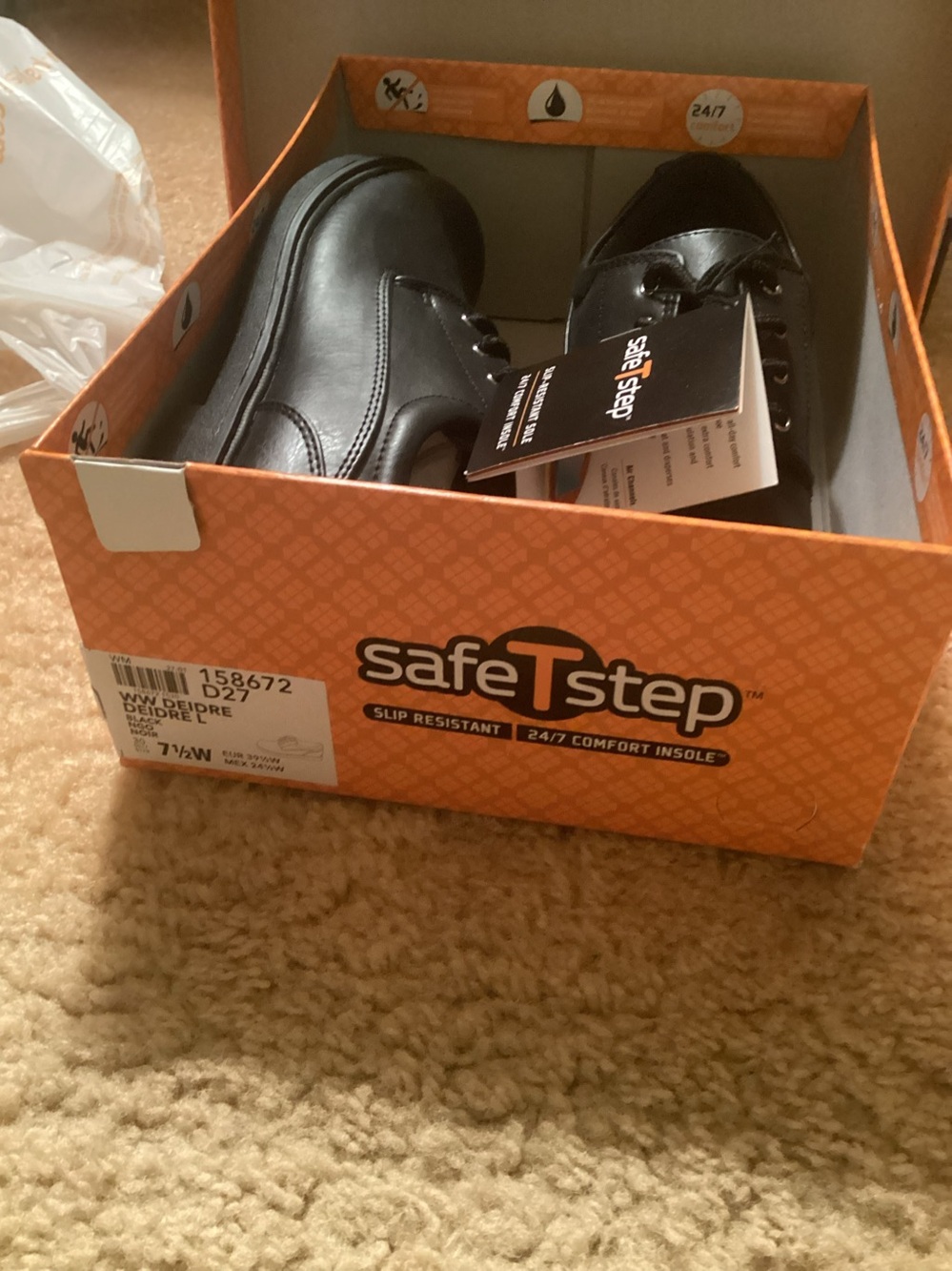 Women’s  Black Slip-Resistant Work Shoes
